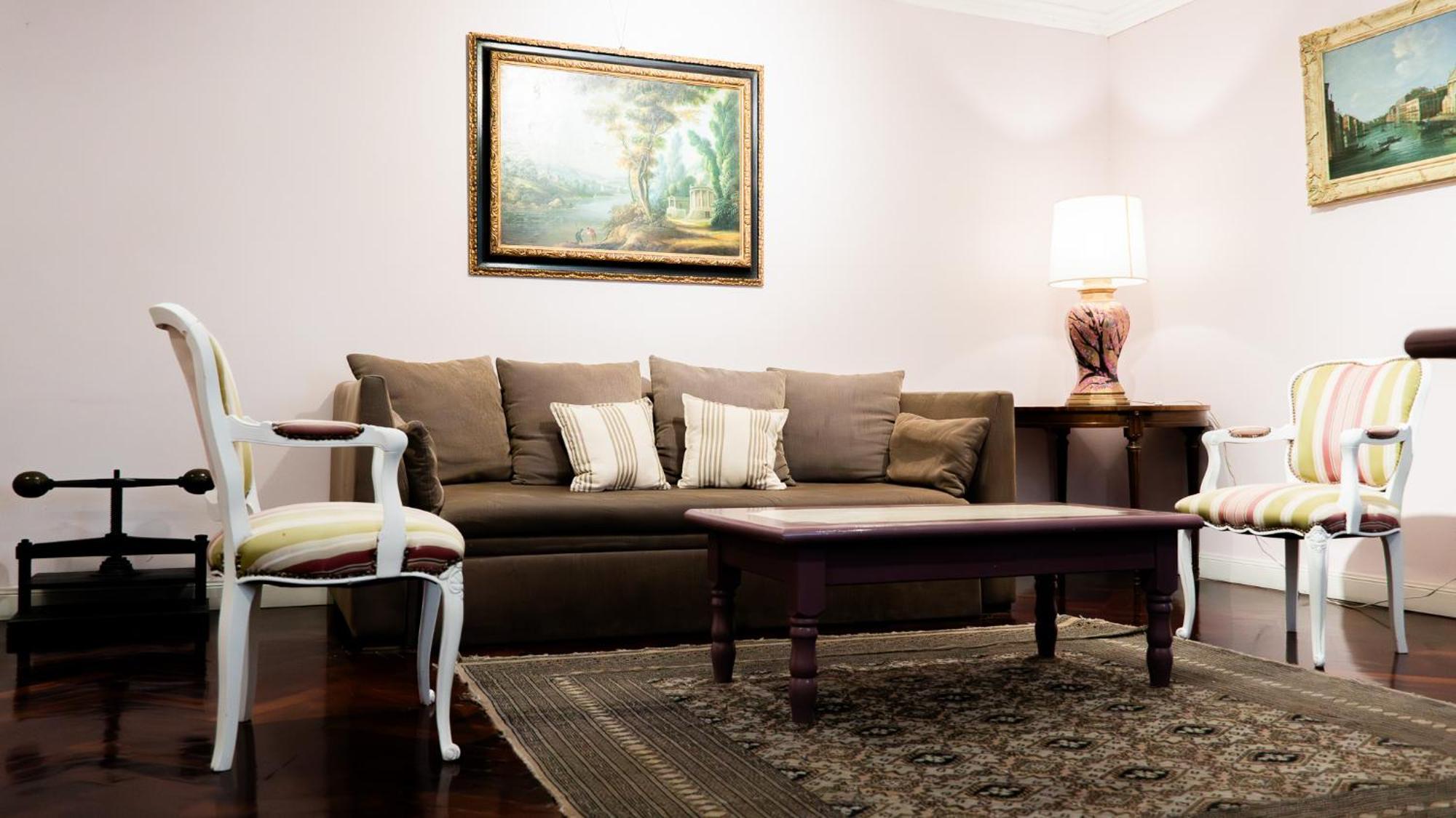 Moreno 820 By Dot Suites *